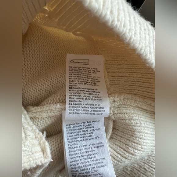 💐 New & Other stories vintage Austrian embroidered wool cardigan XS - Picture 3 of 4